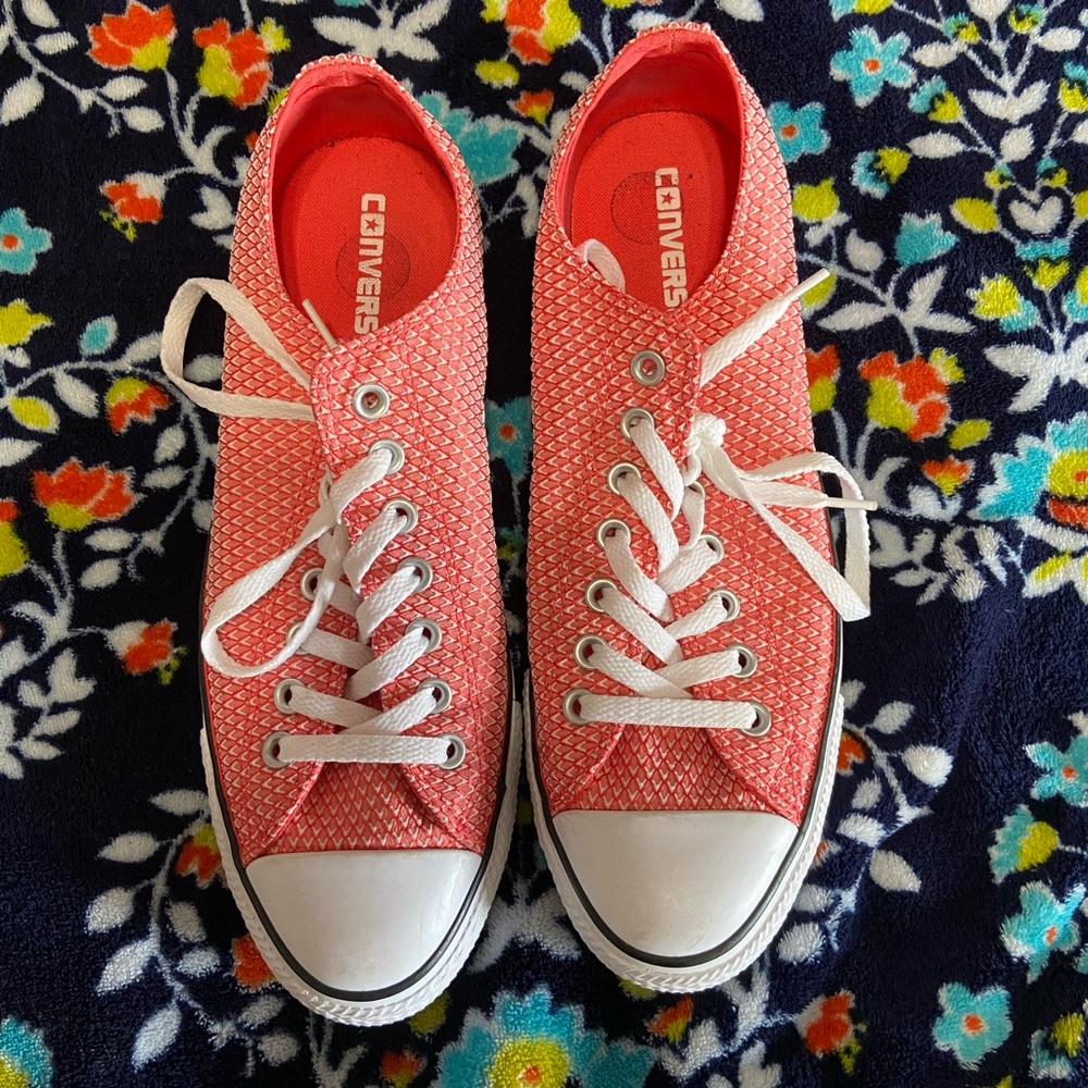 Women’s coral converse